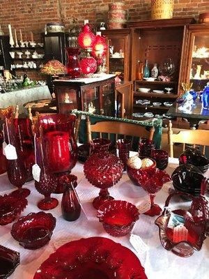 Mom’s Antiques & Treasures