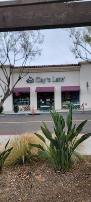 Clay 'N Latte