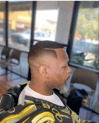 Dubois Royal Barber Parlor