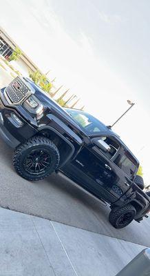 Les Schwab Tire Center