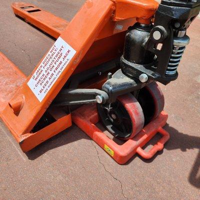 Pallet Jack for pallet pickup orders