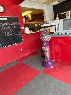 That's the cook in the kitchen that made the ugly gestures.