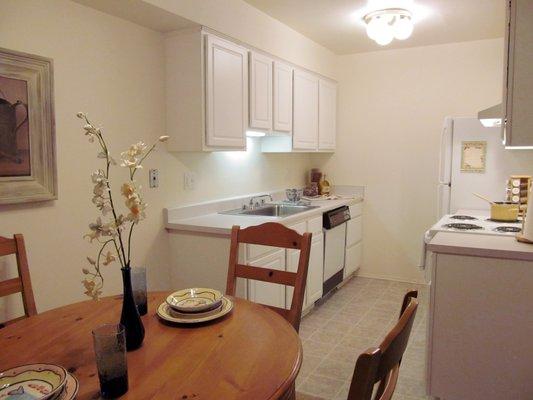 Beachwood Townhomes & Apartments