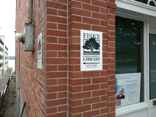 Fiske Genealogy Library