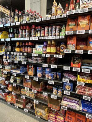 Hugo’s Pure Market