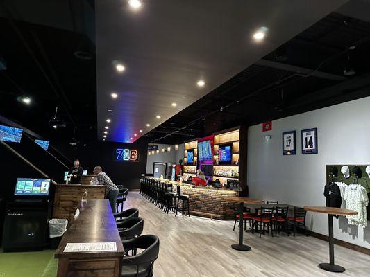 Gimme Golf Golf Simulators & Sports Bar