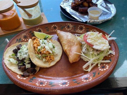 Tacos ands empanada
