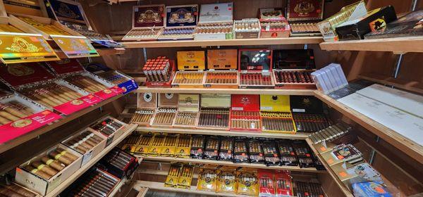 I Smoke Cigars & Vape