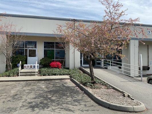 It's a good time to buy soil or nutrients for spring break ...