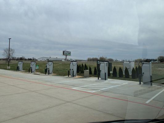 Mercedes-Benz Charging Station, Springfield Buc-ee's