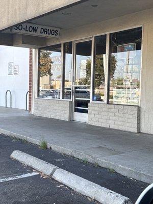 Picture taken at 9:10am on a Wednesday weekday. Stated to be open, but nope.