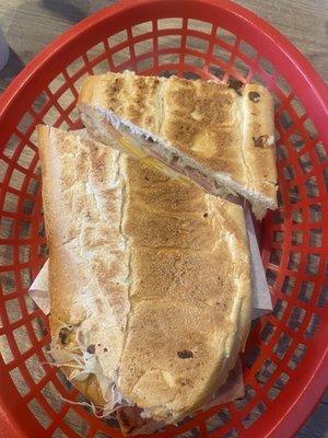 Don Criollo Bakery & Restaurant