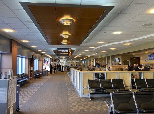Hector International Airport (FAR)