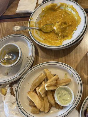 Yuca fries in a delicious dipping Garlic sauce and a chicken Tamal soup