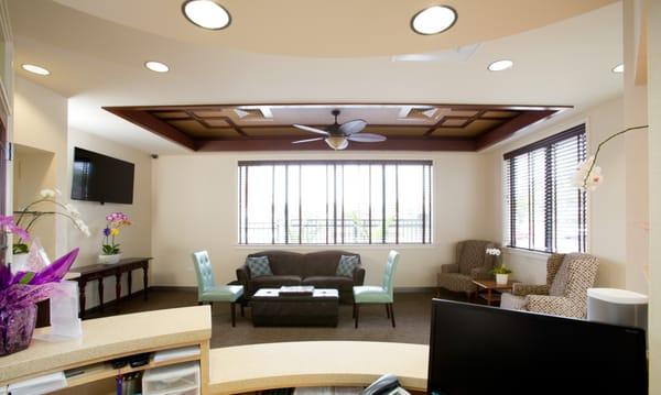 Manoa Dental: Reception Area
