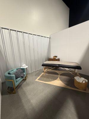 PEMF Therapy- Pulsed Electromagnetic Field Therapy helps wake up your cells, opening their membranes so nutrients and oxygen can flow.