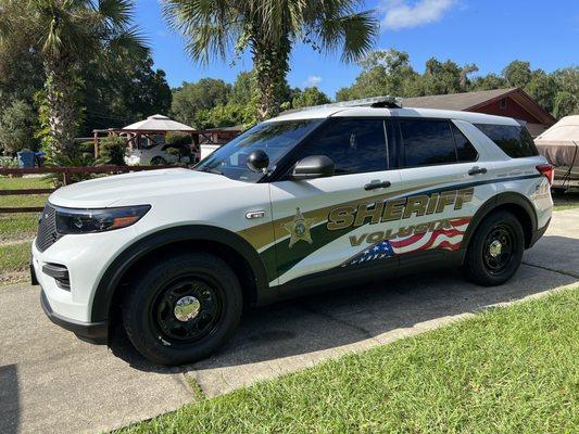 20% patrol car with tglhe sun visor strip