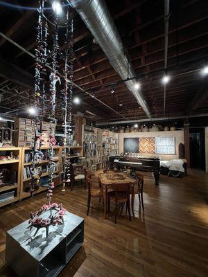 Beautiful upstairs space