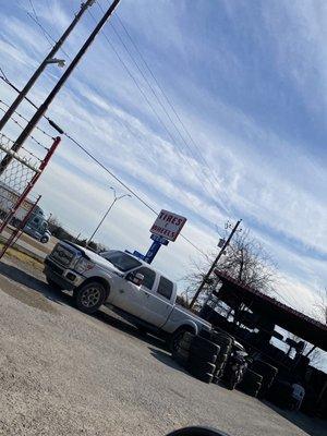 Massey's Tires & Wheels