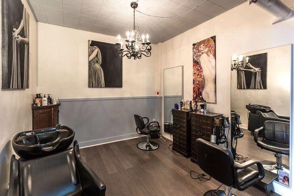 Such a cute salon!