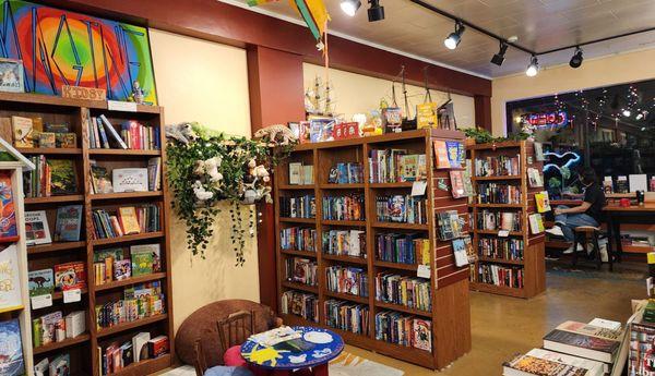 The Couth Buzzard - Books & Community