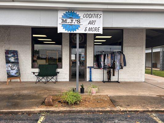 MJ’s Oddities And More