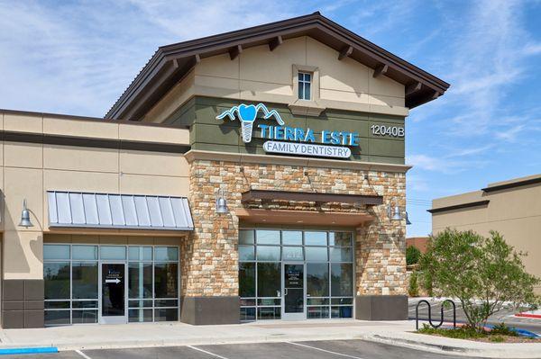 Raquel B Kirwin, DMD - Tierra Este Family Dentistry