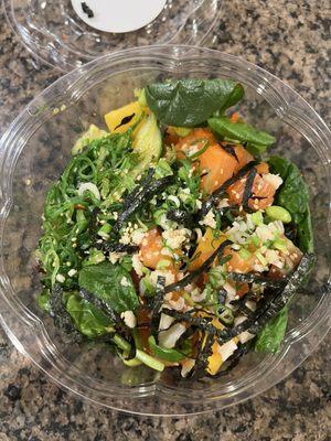 Make Your Own Poke bowl (salad, salmon x 3)