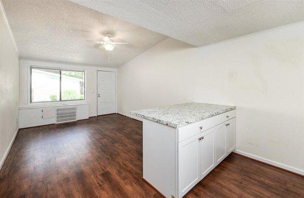 Summer Glen Apartments