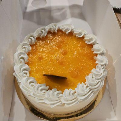 Mangolicious Cake