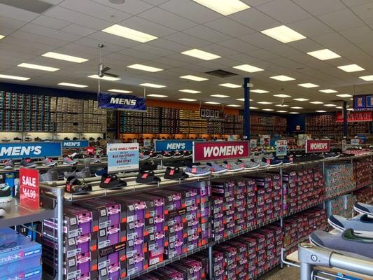 SKECHERS Warehouse Outlet