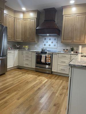 Finished new customized kitchen in 6 weeks within budget.