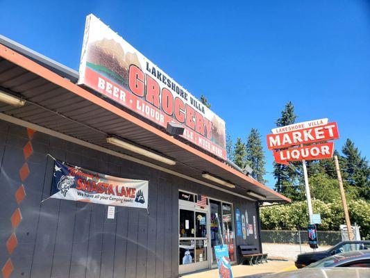 Lakeshore Villa Market