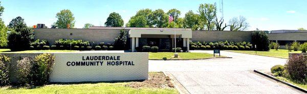 The main entrance of Lauderdale Community Hospital.