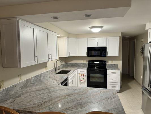 Kitchen countertop and cabinet installation