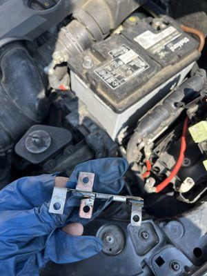 Main relays fuse box replacement