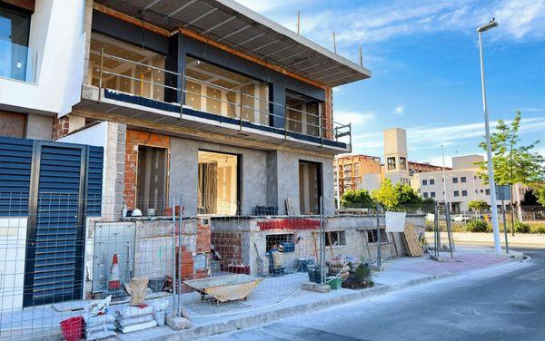 Xponential Construction