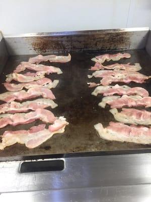 Makin some bacon