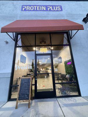 Come visit us and enjoy a fresh, healthy boost -- we'd love to see you here!