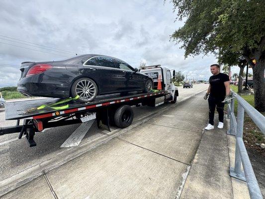 Arias Towing and Recovery