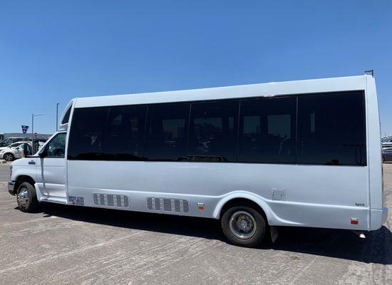 Roadrunner Shuttle & Charter