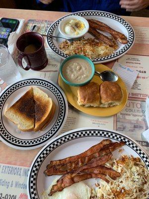 Quick breakfast before touring the area.