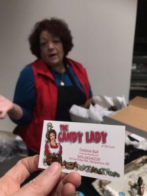 Fresh strawberries in that cake.... mmmmmm