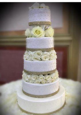 Fondant cake with fresh flowers