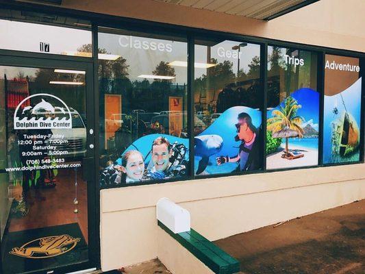 Dolphin Dive Center