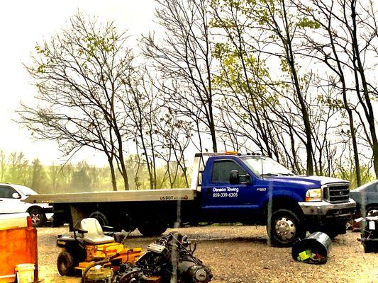 Mikes hauling and towing services