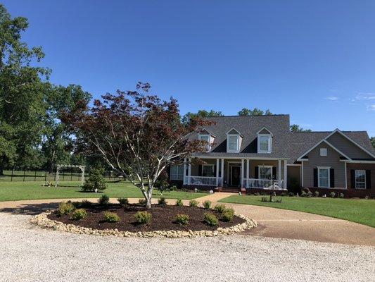 Lighted Lawns & Landscapes