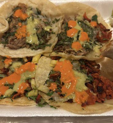 2 tacos de al pastor & 2 tacos de carnitas