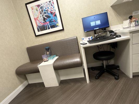 Derick Dermatology - Buffalo Grove