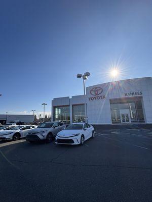 Hanlees Fairfield Toyota